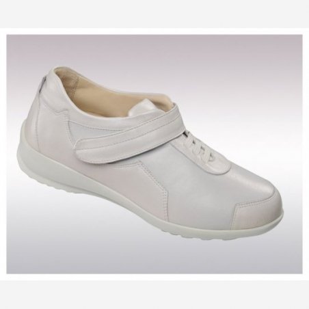 Balti odiniai moteriški batai