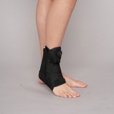Sports ankle bandage