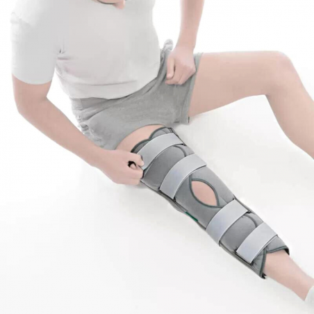 Immobilising knee splint