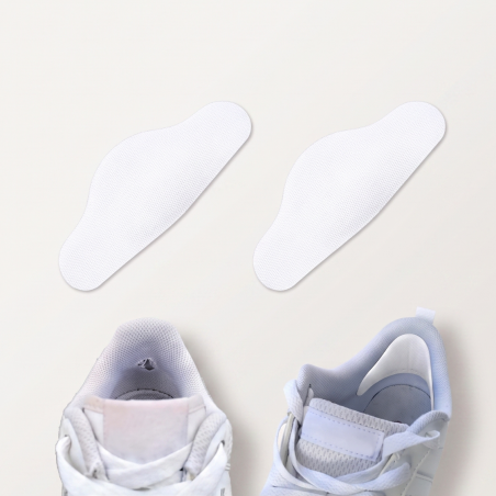 Heel guard against heel hole formation